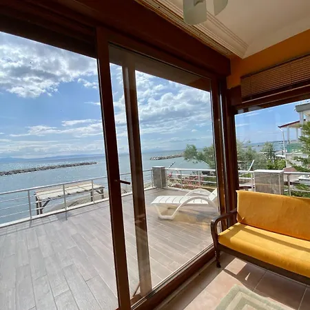Villa Seafront *